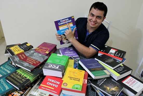 Dicas: jovem passa em 13 concursos públicos