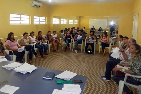Secretária de Assistência Social de Esperantina realiza reunião com Coordenadores