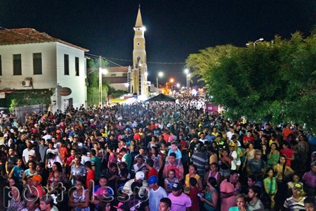 Show de “Boas Vindas a 2015” tem grande participação popular em Esperantina