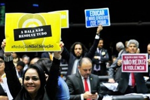 Faltas e abstenções dos deputados piauienses maioridade penal é rejeitada