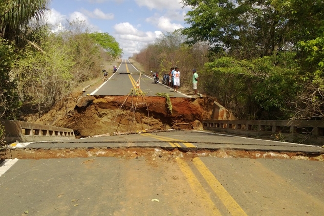 MP envia oficio solicitando informações sobre recuperação de ponte na BR-222