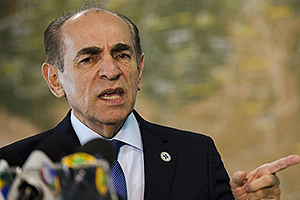 Castro admite que ‘maioria esmagadora do PMDB’ quer união com governador