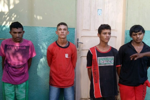 Polícia apresenta suspeitos de realizarem assaltos em Esperantina