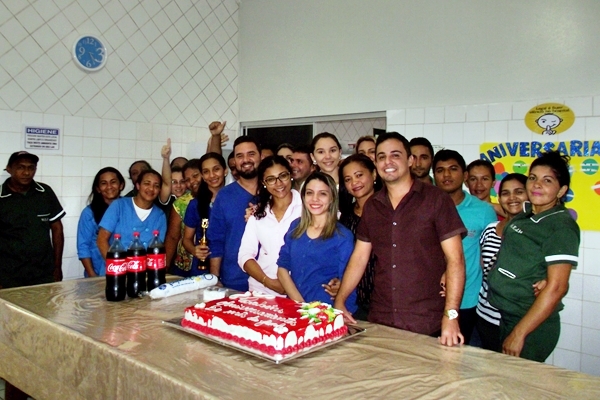 Hospital de Esperantina presta homenagem aos aniversariantes do mês de junho