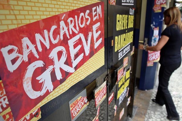 Bancários podem deflagrar greve até sexta-feira