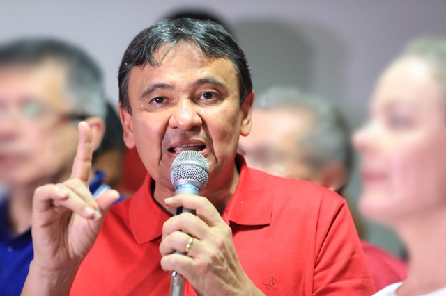Governador é condenado por divulgar informação falsa em propaganda