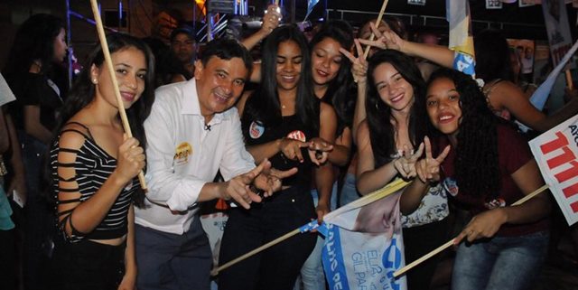 Coligação liderada pelo Governador Wellington Dias visita Esperantina