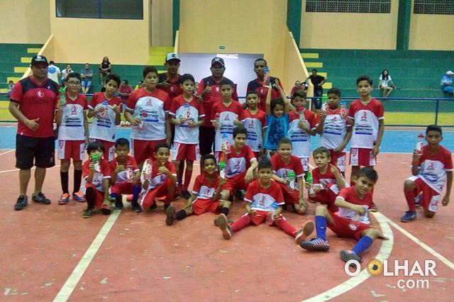 Escolinha do Campari Futsal comemora Dia das Crianças