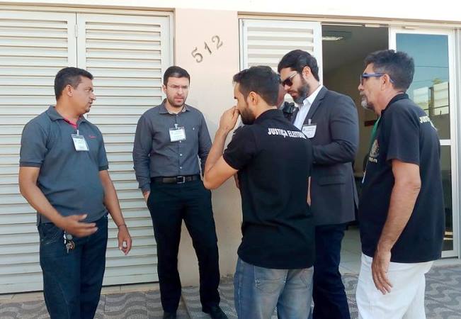 Juiz e Promotor de Esperantina acompanham pleito eleitoral de Perto