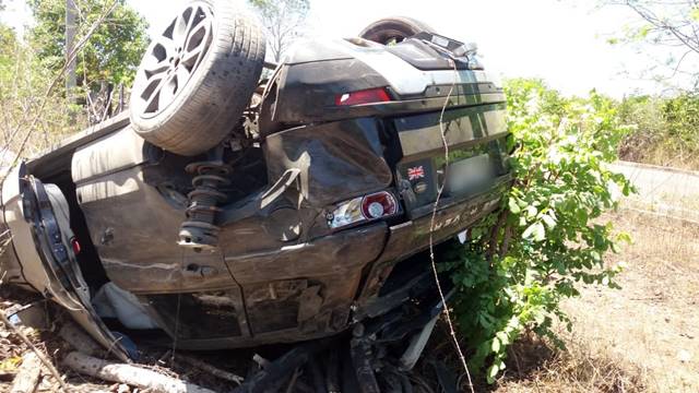 Esperantinense sofre acidente de carro na PI-113