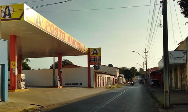 Casal assalta posto de gasolina em Esperantina