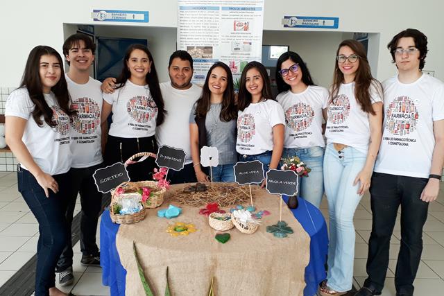 Alunos de Farmácia da Faculdade Chrisfapi realizam a II Feira de Farmacotécnica e Cosmetologia da Instituição