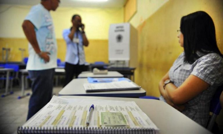 mesário voluntário