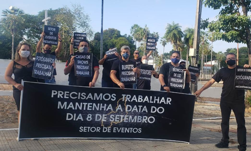 Profissionais do setor de evento protestam pela retomada das atividades no PI
