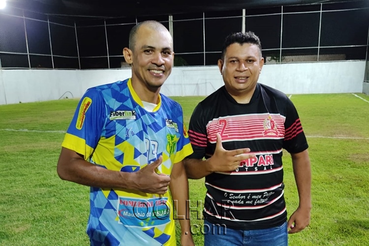 Jogo de futebol society