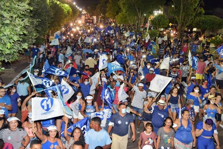 BARRAS: Candidatos são multados pela Justiça por promoverem aglomeração