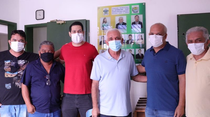 visita a câmara de esperantina