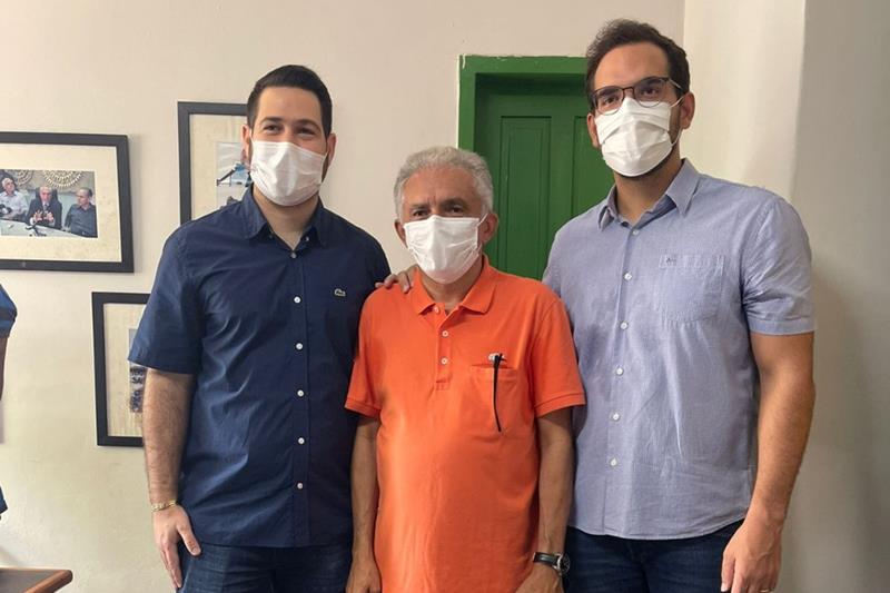 Castro, Marcos Aurélio e Felipe Sampaio