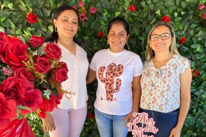 Vereadora Teresinha Emel participou de homenagens no Dia das Mães