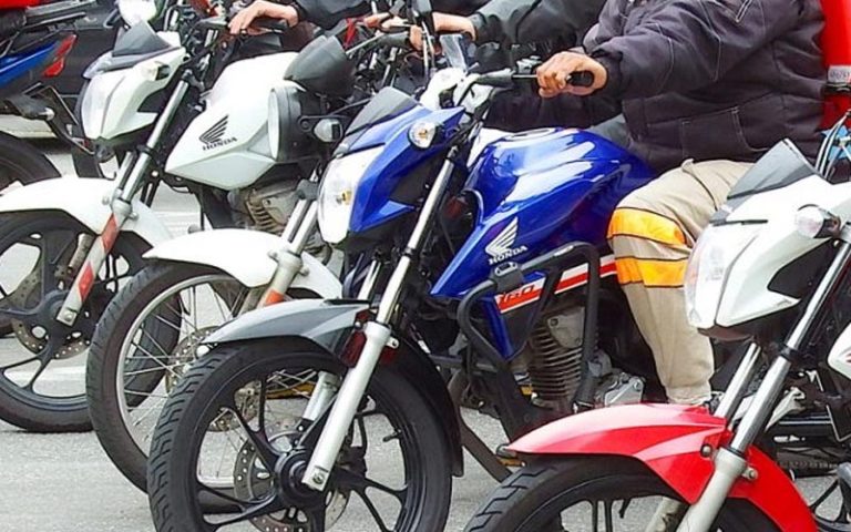 MOTOS