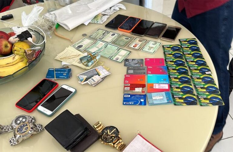 documentos falsos