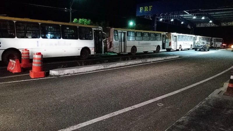 ônibus apreendidos