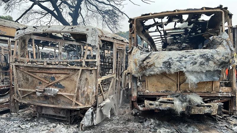 Incêndio destrói 13 ônibus escolares em garagem em Teresina