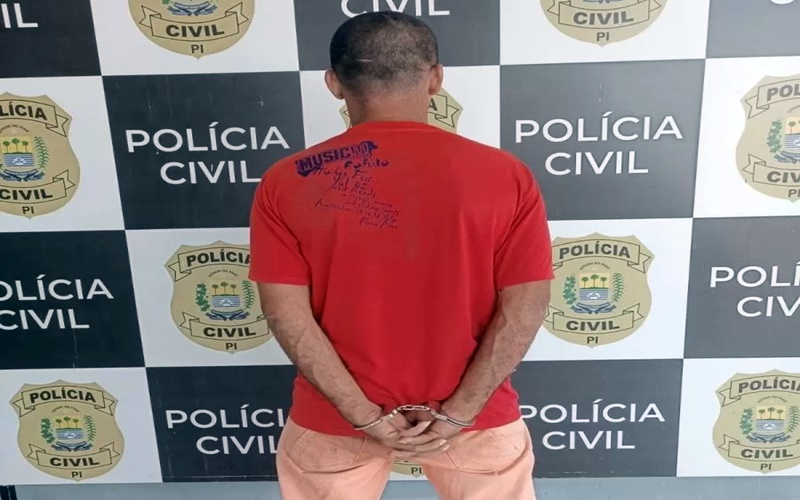 Homem é preso após invadir casa de irmã protegida por medida judicial em Esperantina