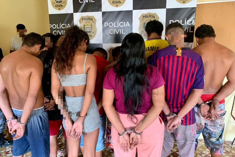 Dez pessoas são presas e um menor apreendido suspeitos de tráfico de drogas e tortura em Barras