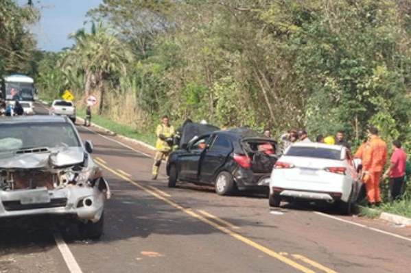 Acidente entre 03 veículos na PI-113 deixa 06 feridos
