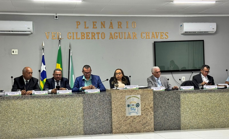 Câmara de Esperantina retoma trabalhos legislativos com apresentação de requerimentos e aprovação de projetos