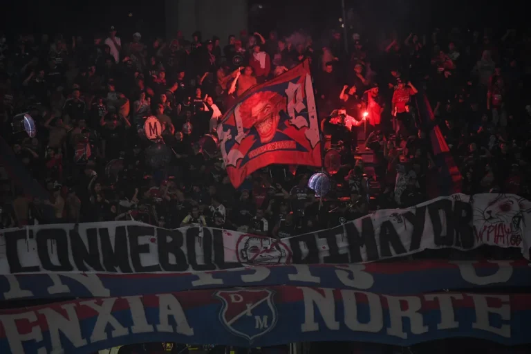 Diretor do Flamengo afirma que clube espera 'ganhar os três pontos' após partida cancelada pela Libertadores