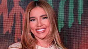Após anunciar término, Virginia deixa a Espanha e retorna ao Brasil