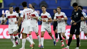 Turquia vence EUA com gol no fim em jogão que 'não valia nada' na Copa