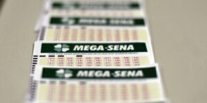 Mega-Sena acumula e prêmio principal vai para R$ 27 milhões