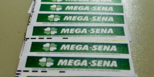 Veja os números da mega-sena sorteados neste sábado (4)
